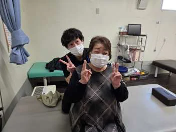 笑顔で過ごすご利用者様とスタッフ